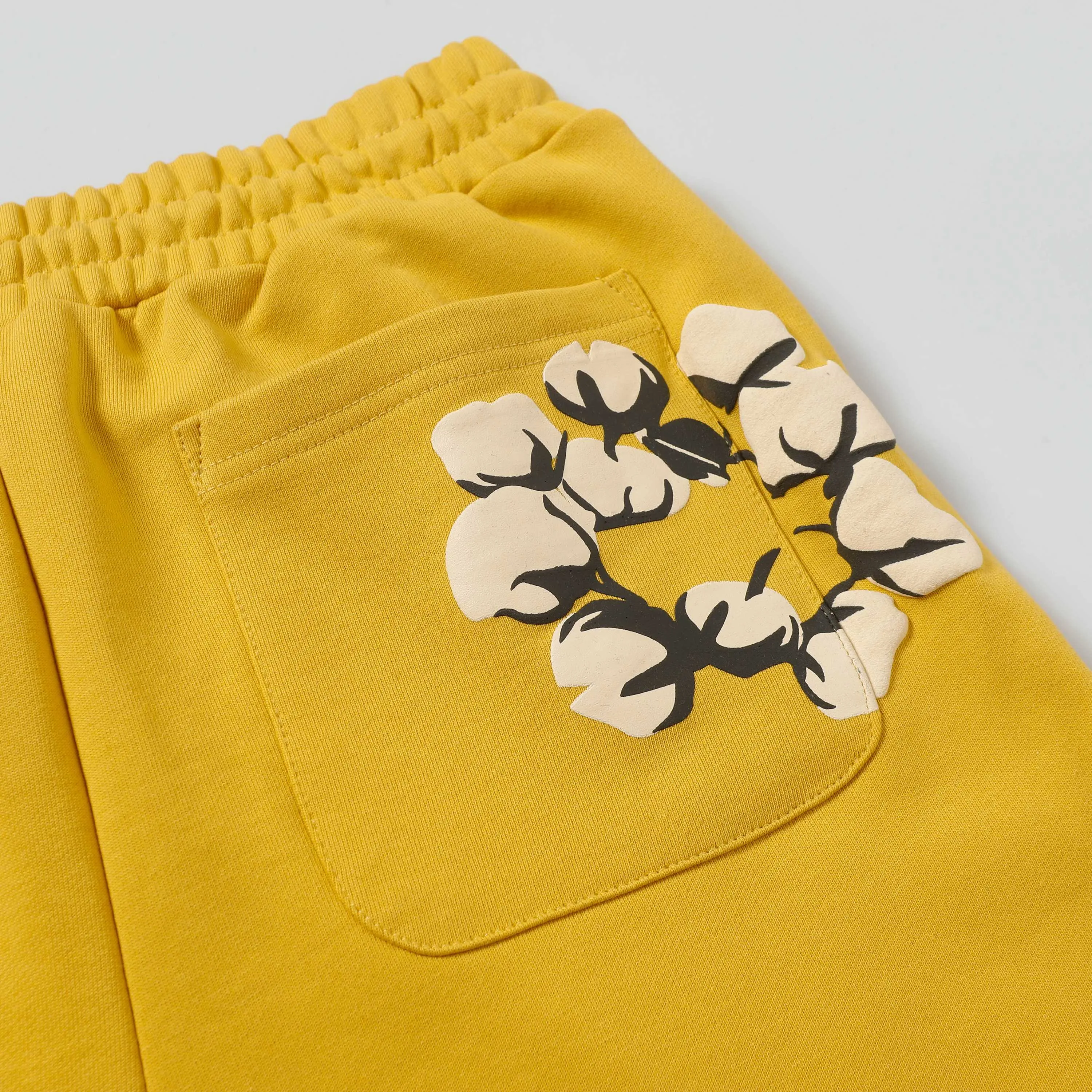 8201# 8 color set DENIM TEARS Kapok European and American trendy brand high quality foam flocking printed shorts Color Black Yellow Green Yellow Gray Royal Blue Pink Peacock Blue Size S-XL
